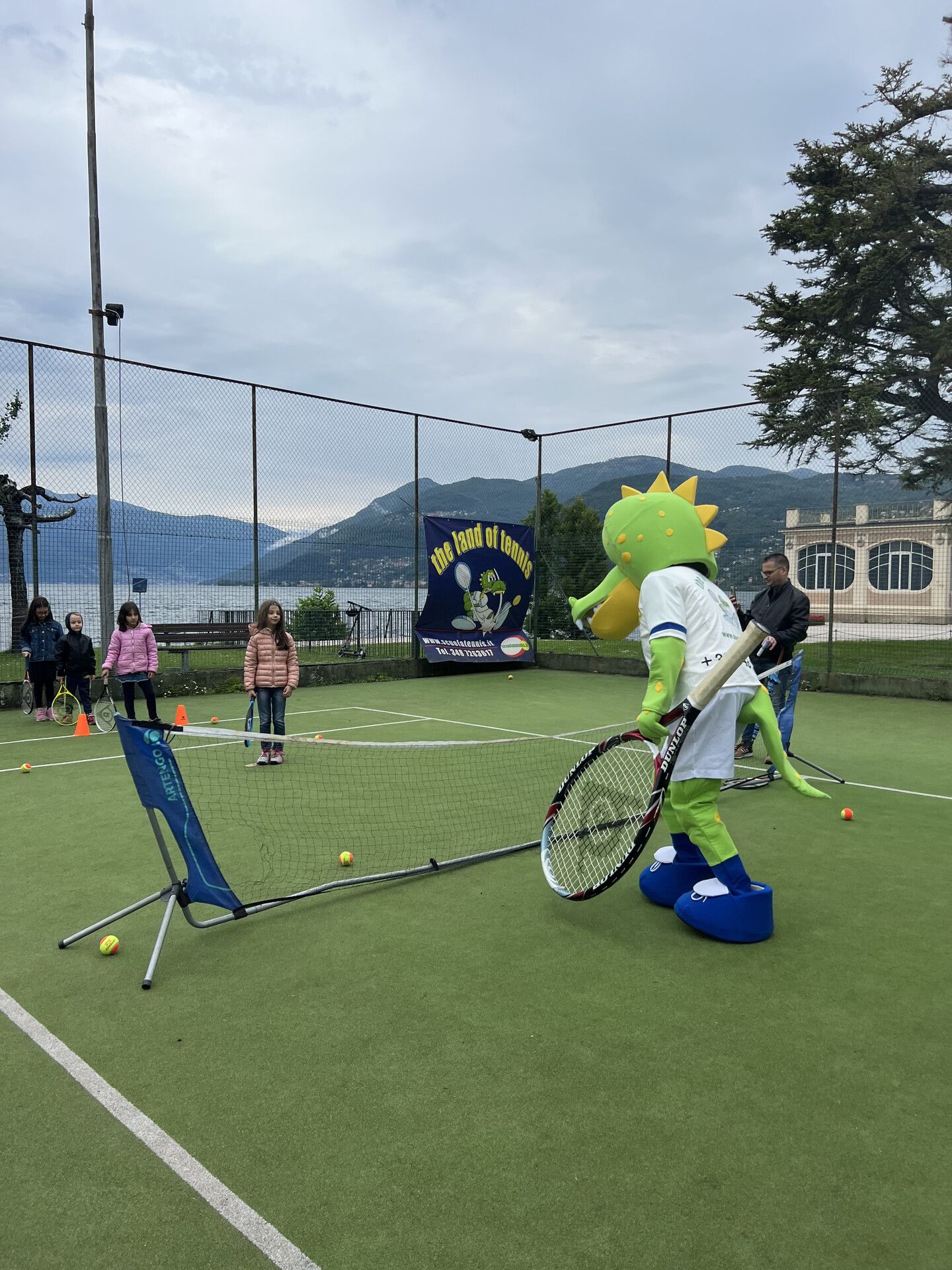 Der Standort Luino: Platz im Grünen.